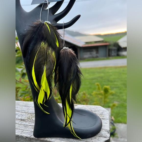 Vibrant Leather Feather Earrings Long NWT